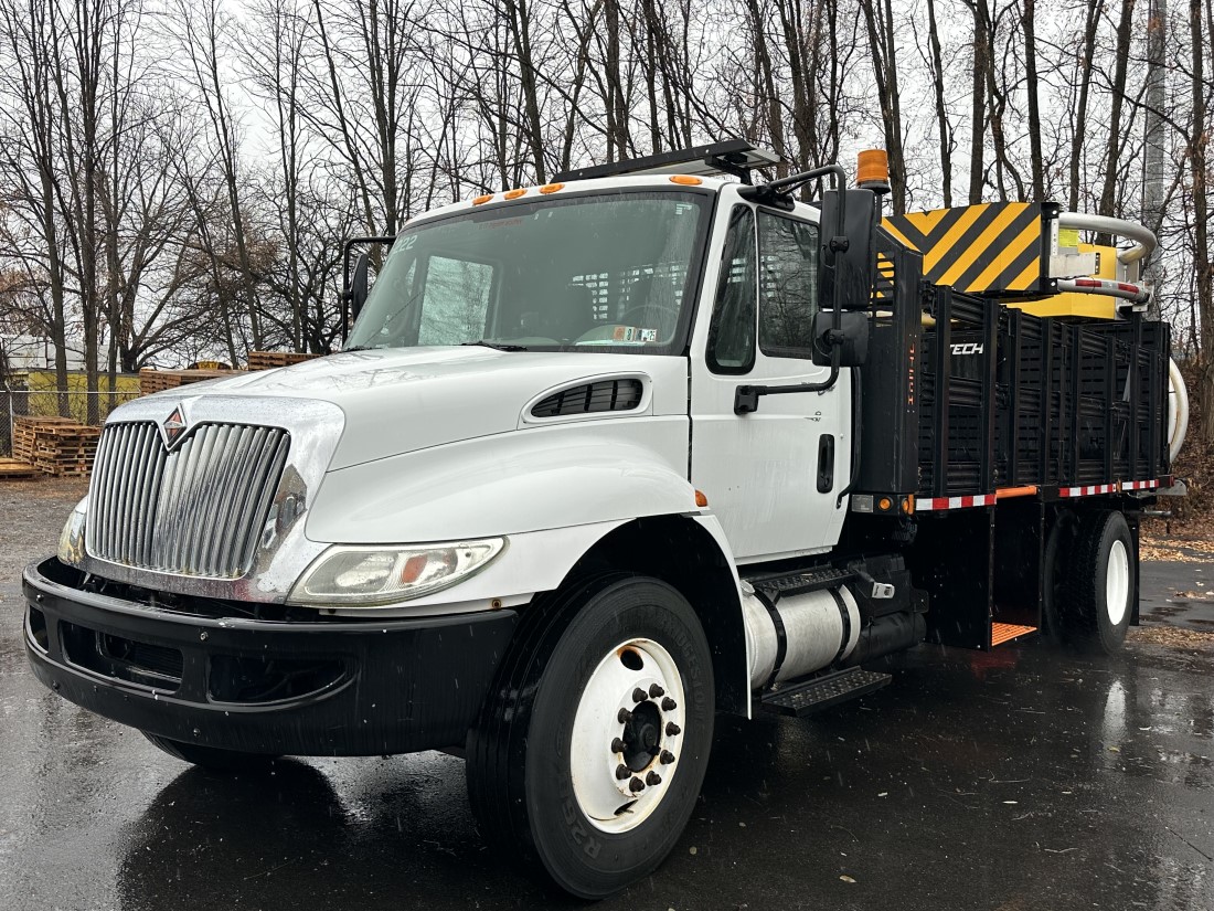 2011 International 4300 18' Attenuator Truck (TMA) Highway Safety Equipment for Sale and Rent