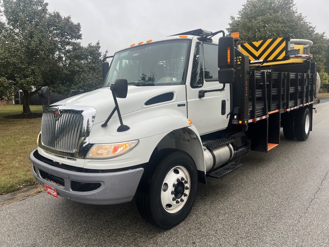 2010 International 4400 20' Attenuator Truck (TMA) Highway Safety Equipment for Sale and Rent