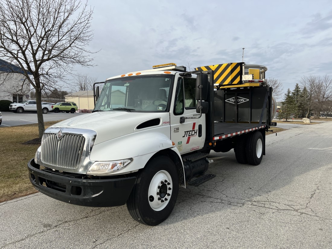 2006 International 4300 14' Attenuator Truck (TMA) Highway Safety Equipment for Sale and Rent