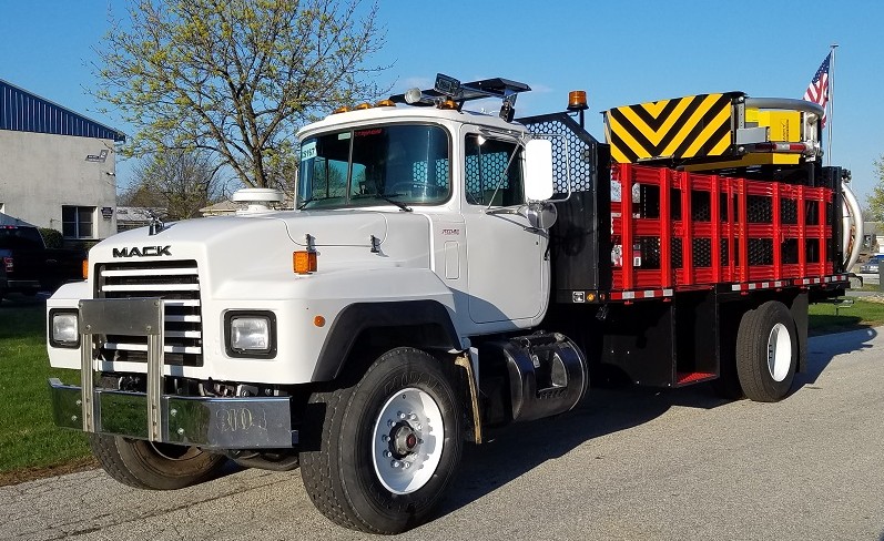 2006 Mack  18' Attenuator Truck (TMA) Highway Safety Equipment for Sale and Rent